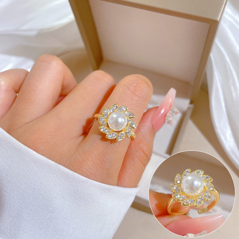 Minimalist Sweet Geometric Round Brass Plated Rhinestone Ring for Women and Men