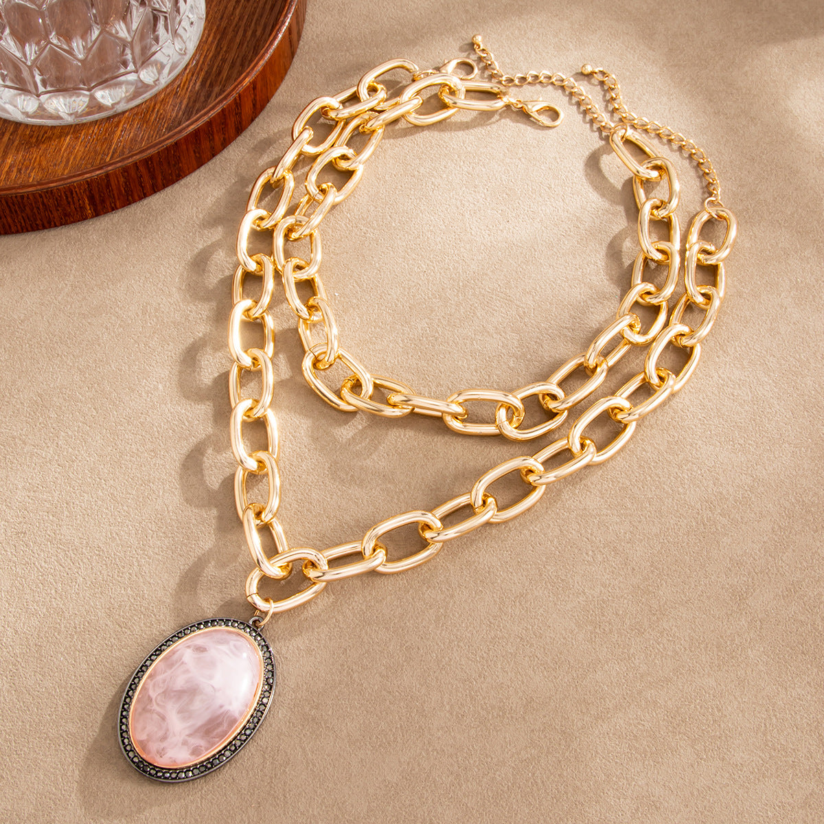 Vintage Punk Geometric Rhinestone Inlay Resin Pendant Aluminum Alloy Plated Necklace for Women