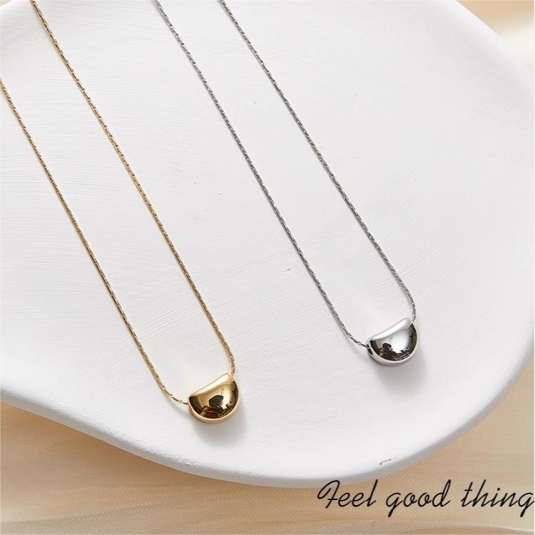 Minimalist Geometric Titanium Steel Plated Necklace for Women Locket Chain with Irregular Design Elegant Office Wear Clavicle Chain