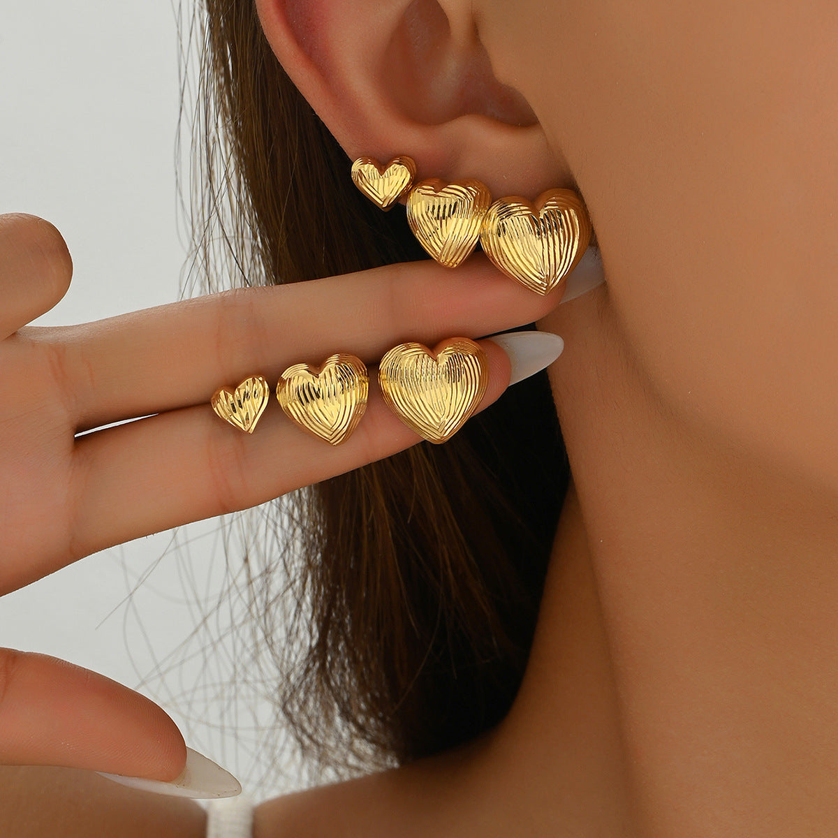 Elegantes Pendientes Geométricos en Forma de Corazón para Mujer con Cobre Bañado y Postes de Acero Inoxidable