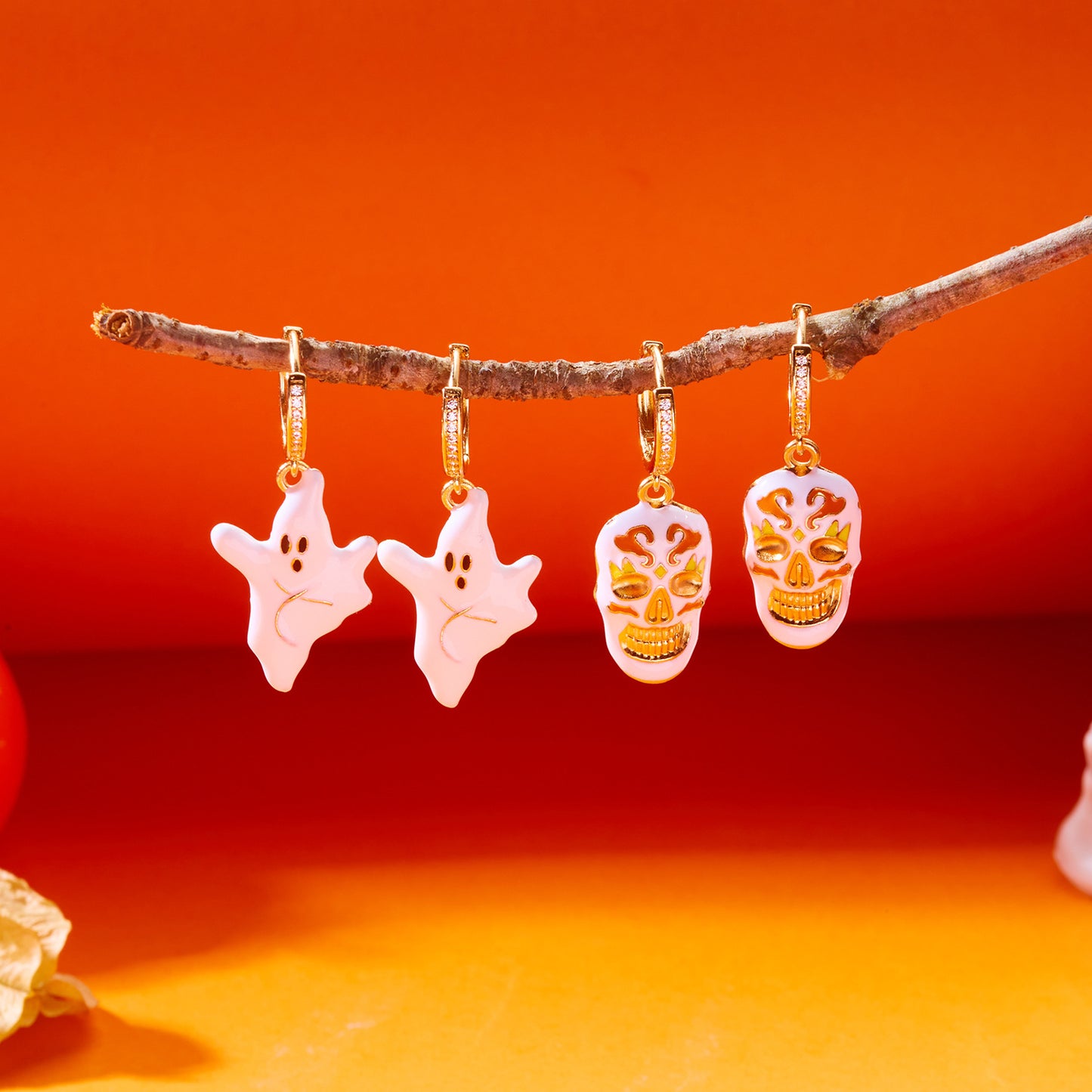 Orecchini da donna con motivi geometrici a zucca, fantasma e ragno, a tema Halloween, con intarsio di strass in lega con finitura placcata