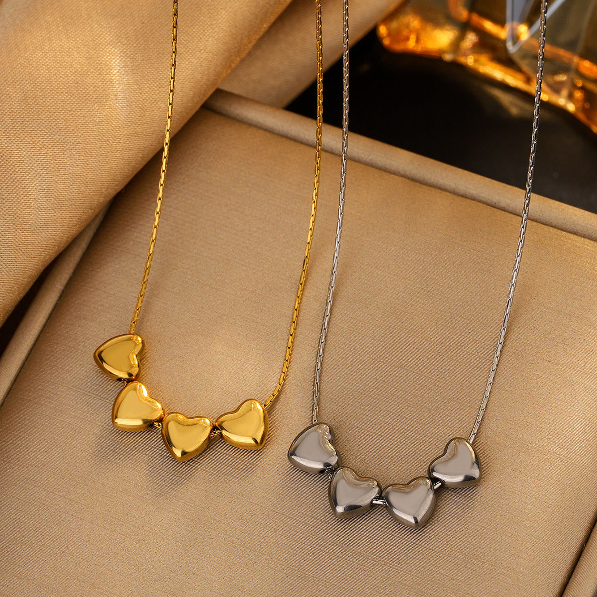 Collana da donna in acciaio inossidabile PVD a forma di cuore