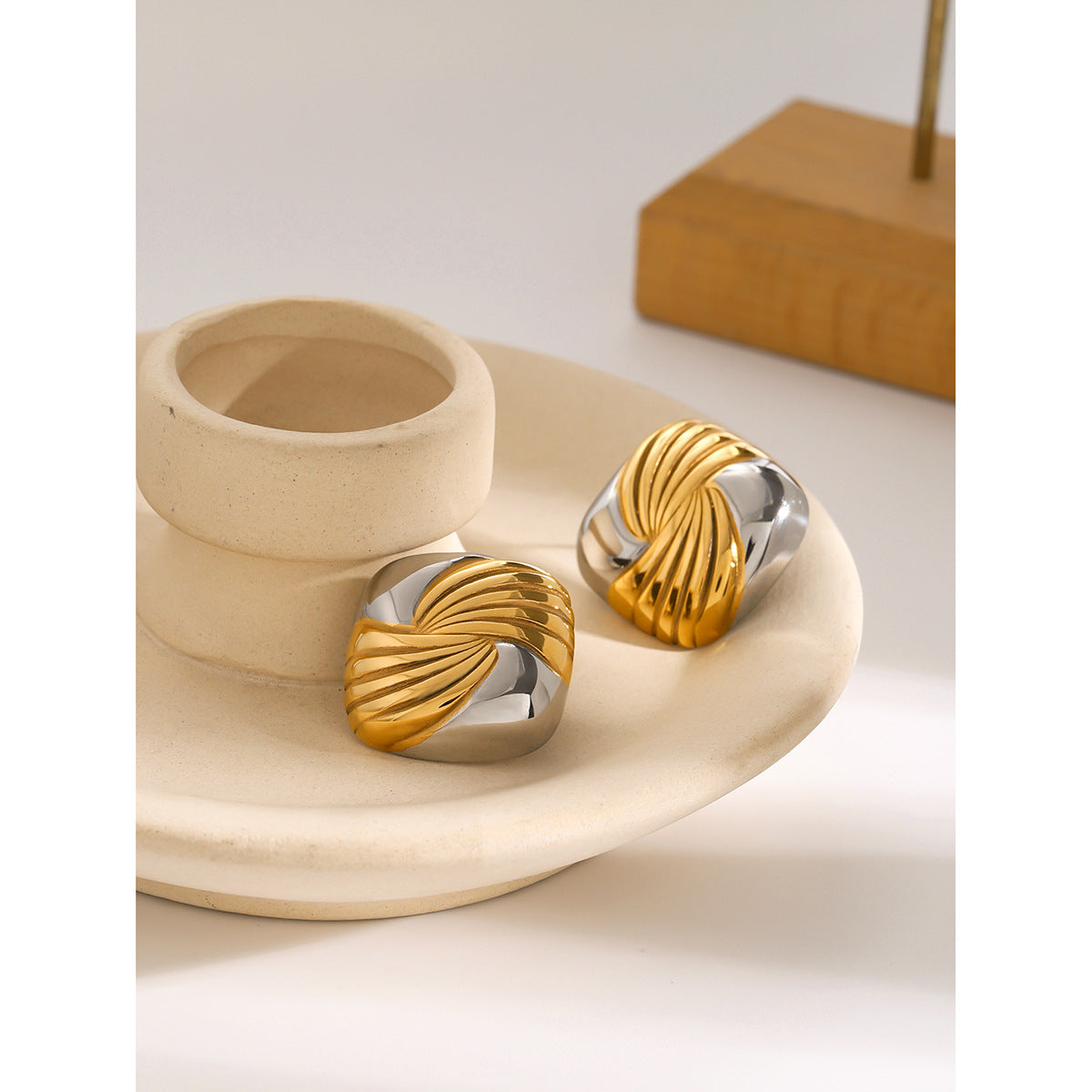 Luxury 18K Gold Plated Square Geometric Stainless Steel Two-Tone Screw Thread Earrings
