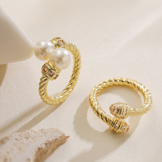 Anillo Abierto Geométrico Minimalista para Mujer en Cobre con Baño de Oro de 18K e Incrustaciones de Circones