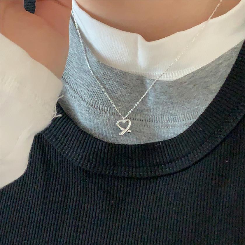Minimalist Heart-Shaped 925 Sterling Silver Necklace with Pearl Accent on Cross Chain