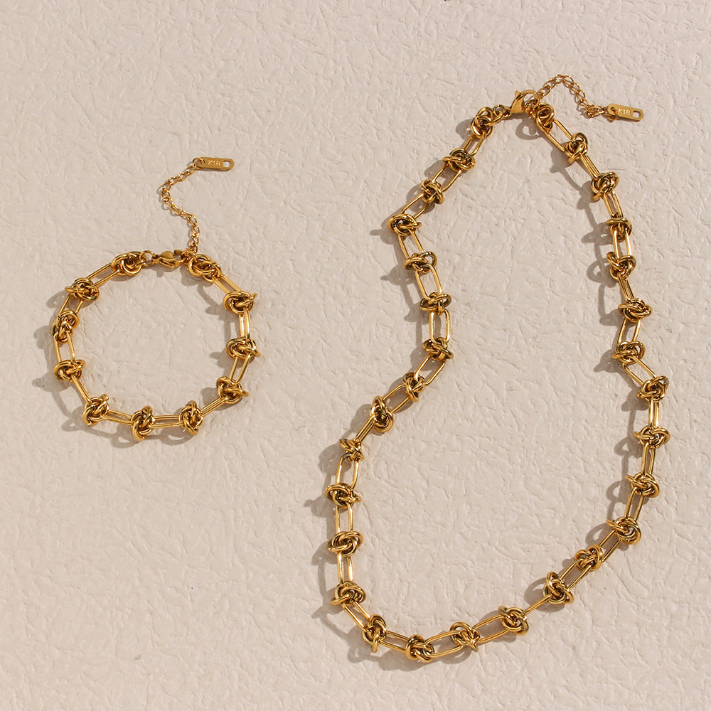 Collana girocollo minimalista geometrica placcata in acciaio inossidabile da donna con ciondolo in acciaio al titanio