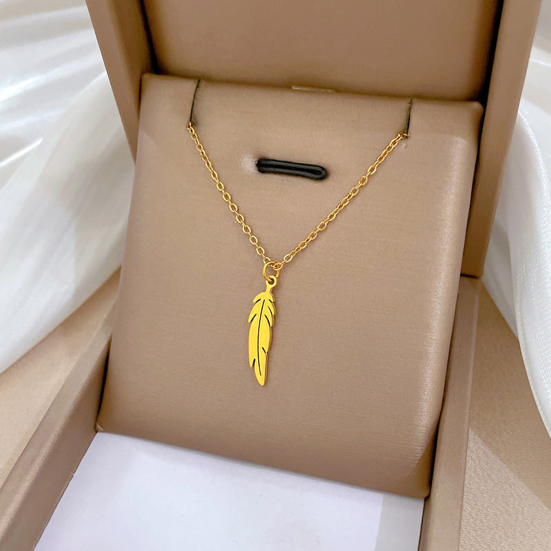Collana Minimalista Geometrica in Acciaio Titanio Placcato per Uomo e Donna Stile Fresco e Dolce