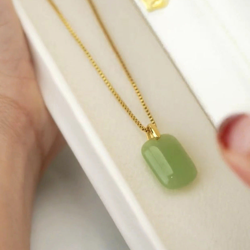 Minimalist Geometric Light Luxury Green Pendant Necklace for Women with Titanium Steel Box Chain