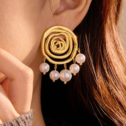 Orecchini a cerchio in acciaio inossidabile placcati oro 18 carati con pendente di perle, design moderno da ufficio