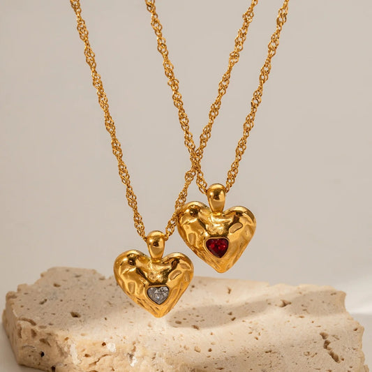 Collar con Colgante Minimalista de Aleación en Forma de Corazón con Incrustaciones de Pedrería y Baño de Oro para Mujer