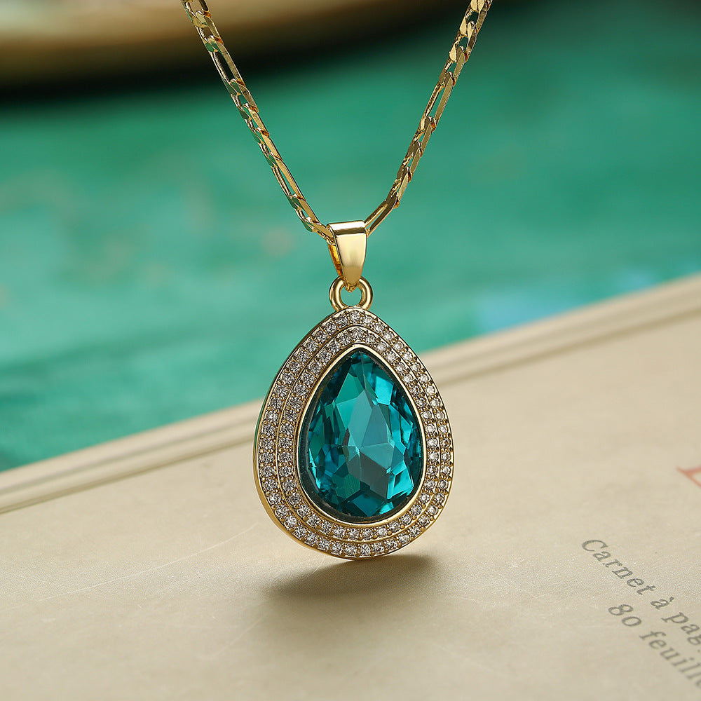 Collana pendente a goccia geometrica minimalista da donna in ottone con placcatura in oro vero e intarsio di zirconi