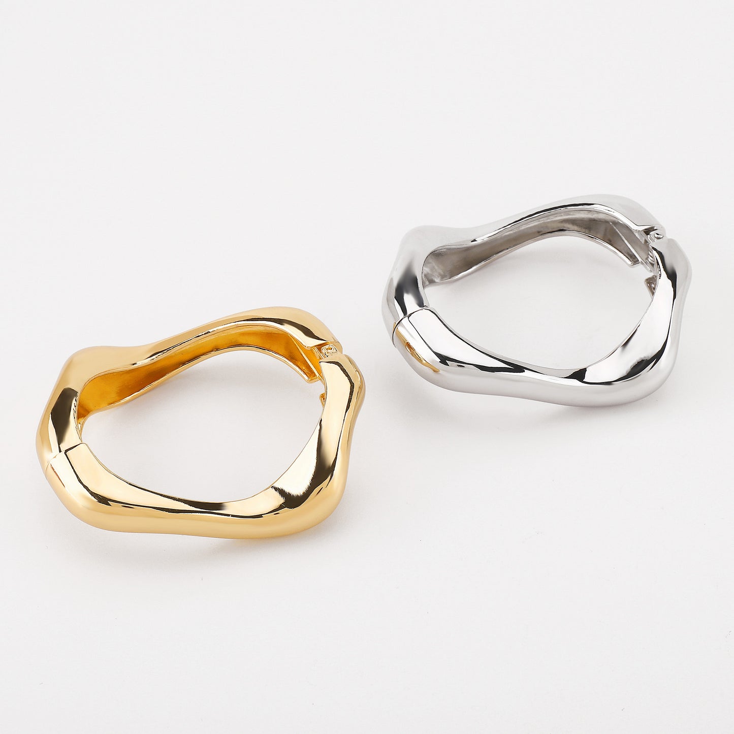 Hip Hop Style Irregular Hammered Texture Alloy Bracelet with Polished Finish
