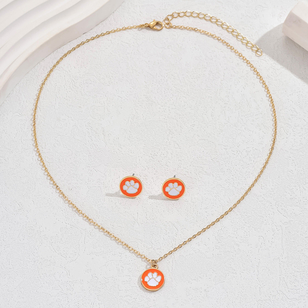 Fashionable OL Style Dog Paw Print Enamel Pendant Necklace Set for Women with Geometric Pattern and Circle Accent on Standard Chain