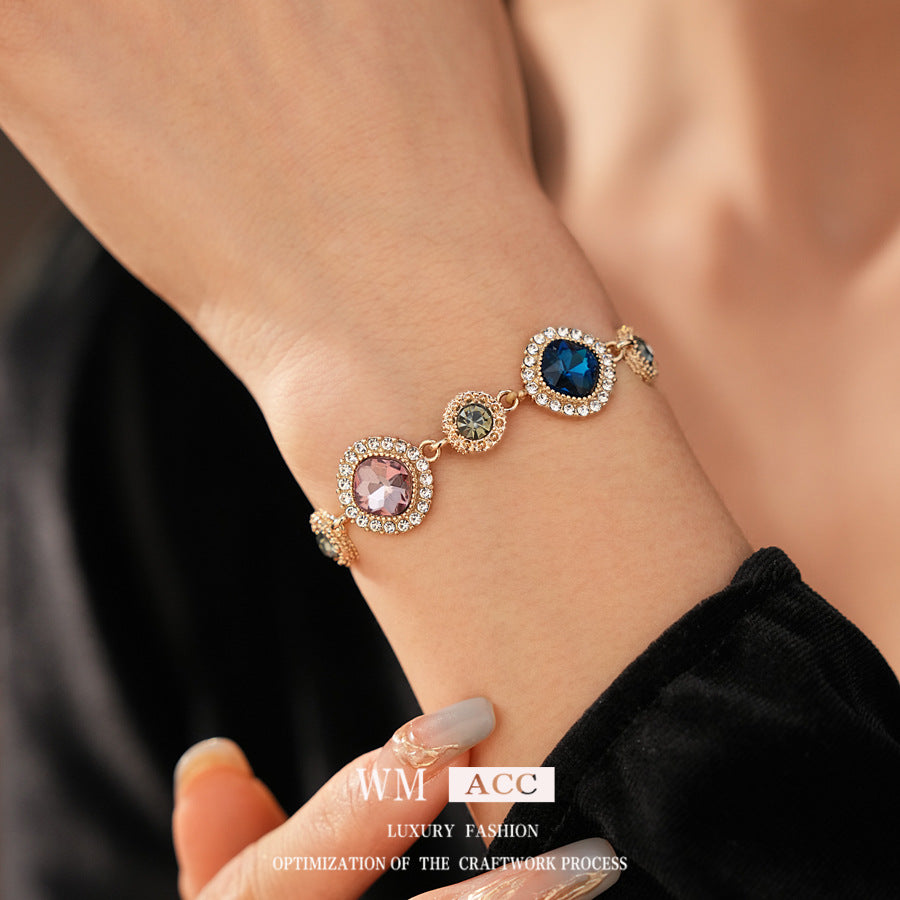 Vintage Geometric Rhinestone Inlay Alloy Bracelet for Women