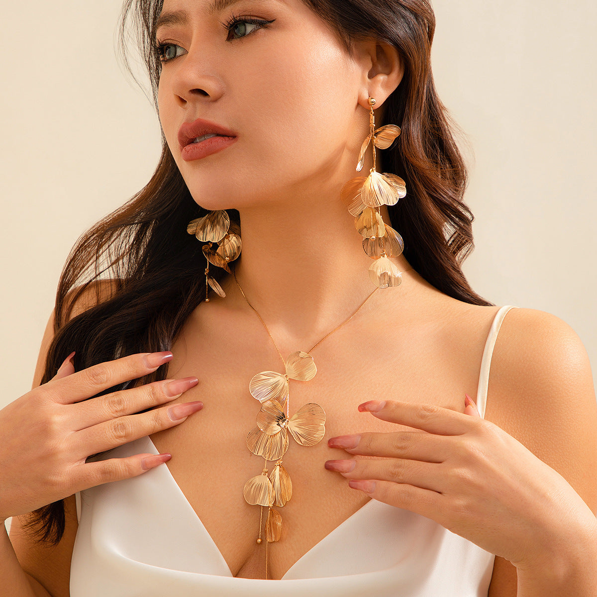 Vintage Sweet Heart Ginkgo Leaf Tassel Brass Choker Necklace for Women