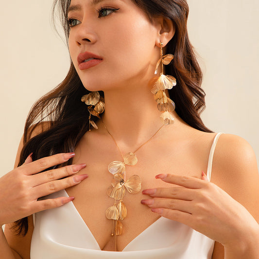 Gargantilla de latón con borla de hoja de ginkgo, estilo vintage, para mujer