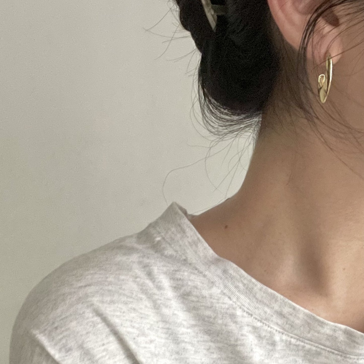 Minimalist Geometric U-Shaped Earrings in 925 Sterling Silver with Pearl Inlay