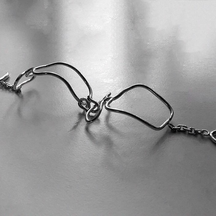 Pulsera de diseño abstracto tejida geométrica pulida de plata de ley 925 minimalista