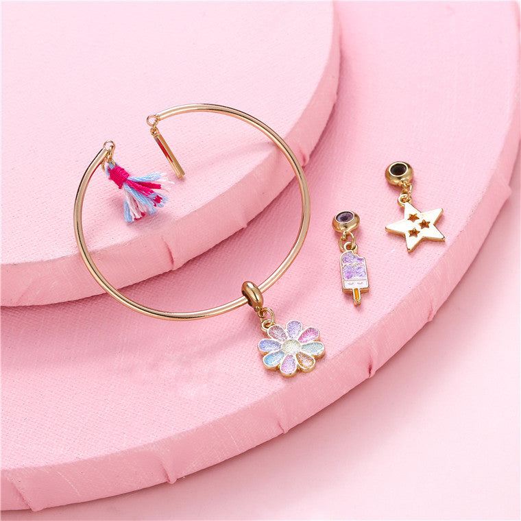 Juego de pulseras de aleación esmaltada con diseño de flores y estrellas de dibujos animados para niños con diseño calado