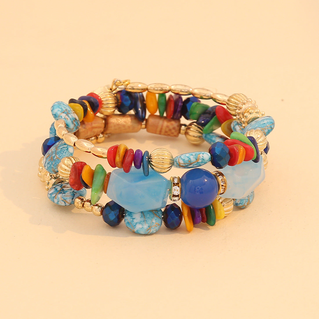 Bracciale bohémien con perline acriliche dal design originale e fattura artigianale