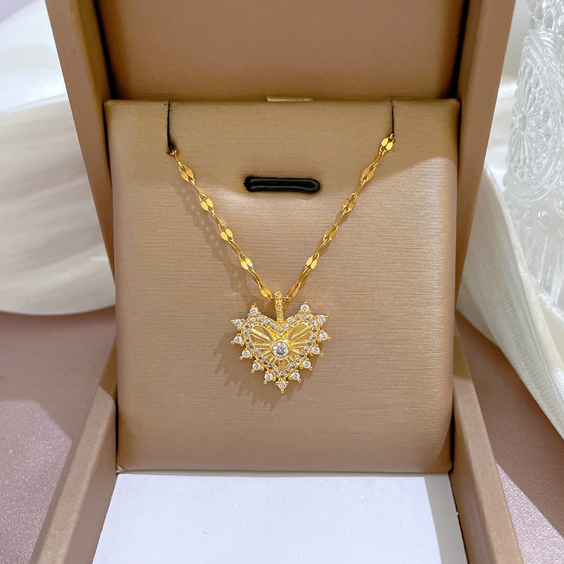 Collana in Acciaio al Titanio con Intarsi in Strass Geometrici a Cuore Dolce Minimalista di Lusso da Donna