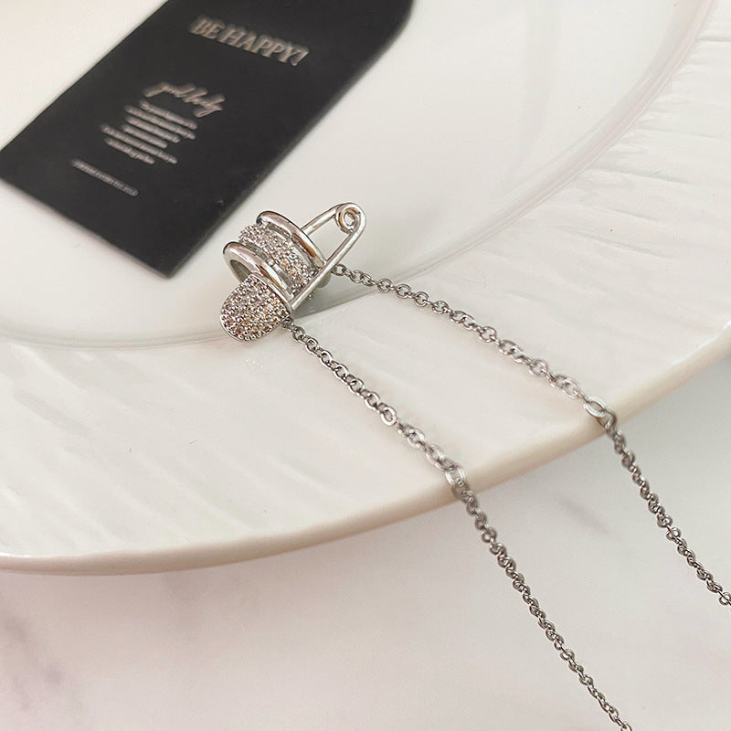 Elegant Luxury Full Rhinestone Geometric Safety Pin Pendant Titanium Steel Necklace for Unisex