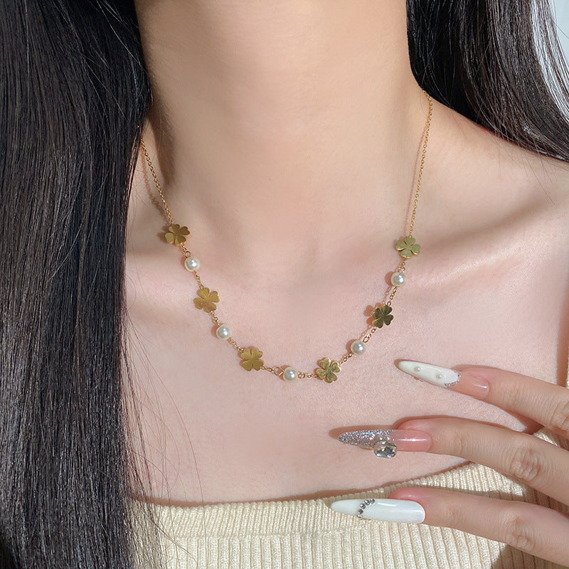 Minimalist Elegant Gold Plated Titanium Steel Four-Leaf Clover Pearl Necklace