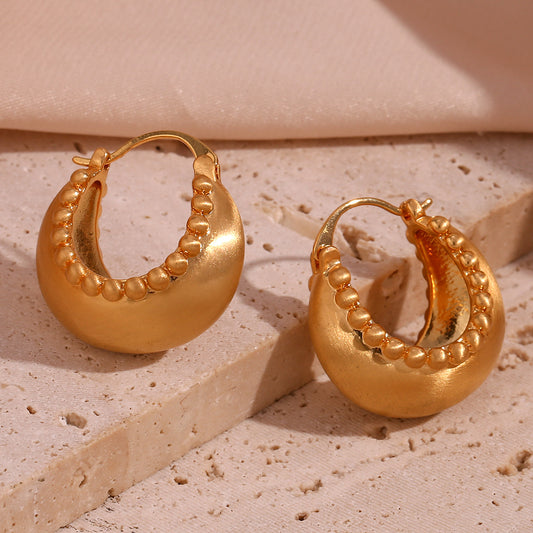 Pendientes de Acero de Titanio Geométricos Minimalistas con Baño de Oro de 18K y Diseño de Cesta de Bola Texturizada para Mujer