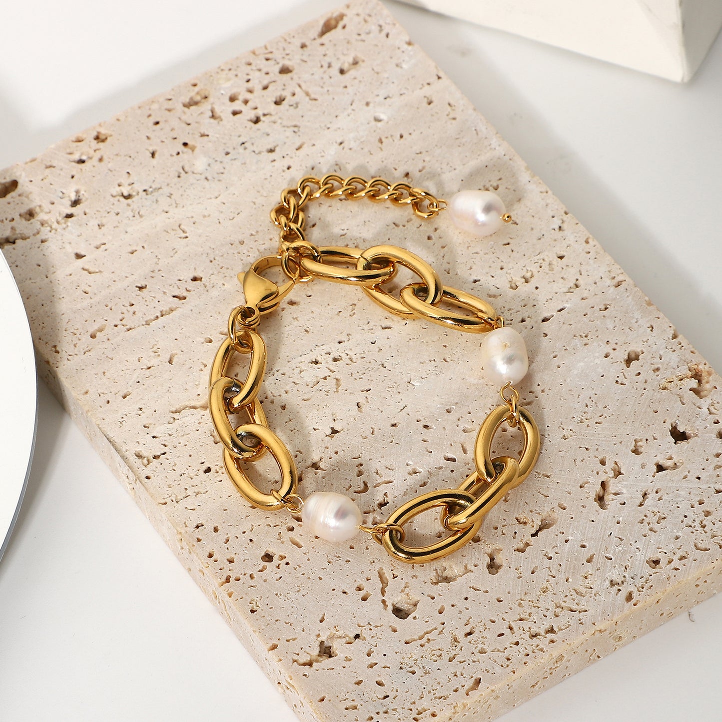 Bracciale da Donna Minimalista Geometrico in Acciaio Inossidabile Placcato Oro 18K con Perle e Maglie Ovali