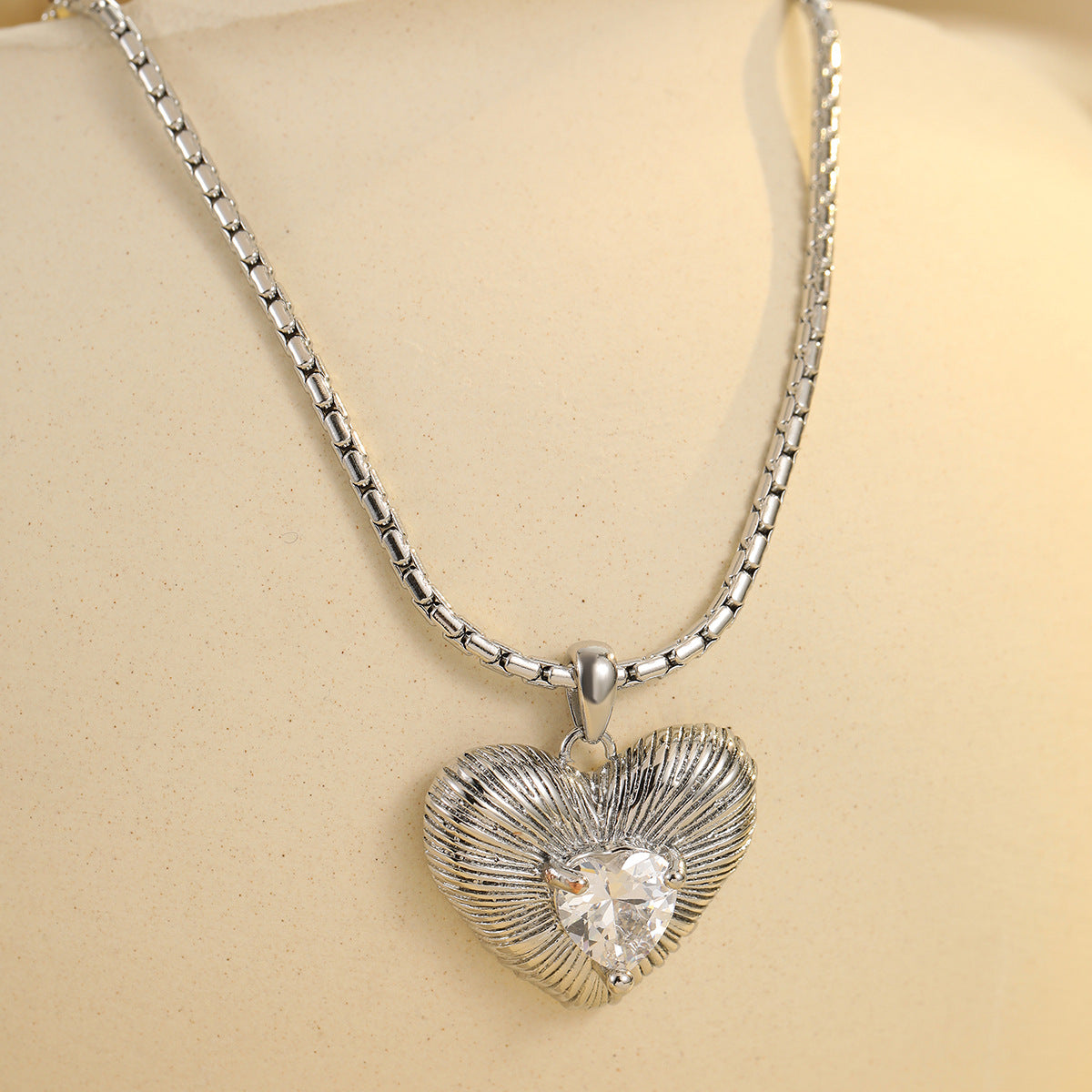 Collana alla Moda con Ciondolo a Cuore in Zircone Colorato in Acciaio Inossidabile Placcato per Donna