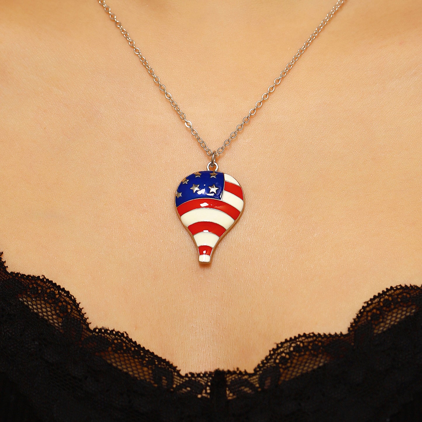Set di collane placcate in lega con ciondoli a forma di stella e cuore intarsiati di strass, stile minimalista, da donna