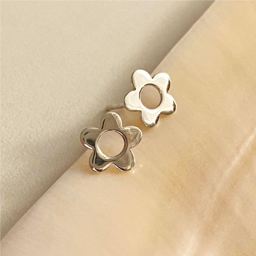 Minimalist Floral Dangle Earrings in 925 Sterling Silver with Pearl Inlay, Water-Drop Shape, Fresh and Sweet Style