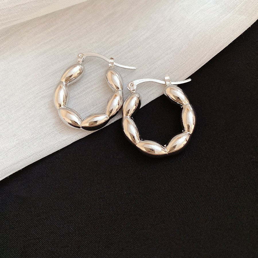 Aretes Geométricos Minimalistas de Cobre con Acabado Chapado para Mujer Pendientes Modernos y Versátiles