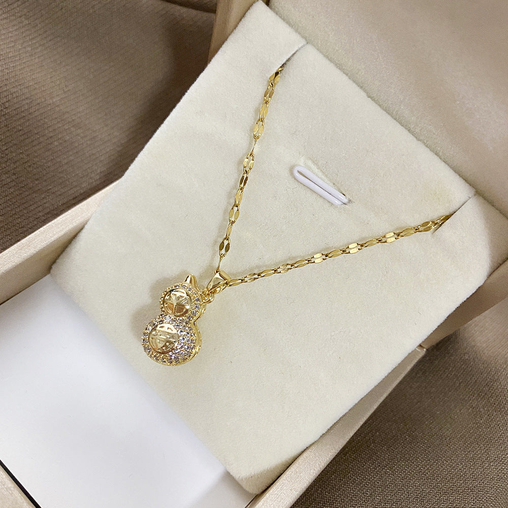 Minimalist Irregular Floral Pearl Pendant Necklace for Women with Titanium Steel Chain and Plated Finish