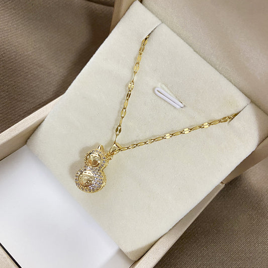 Minimalist Irregular Floral Pearl Pendant Necklace for Women with Titanium Steel Chain and Plated Finish