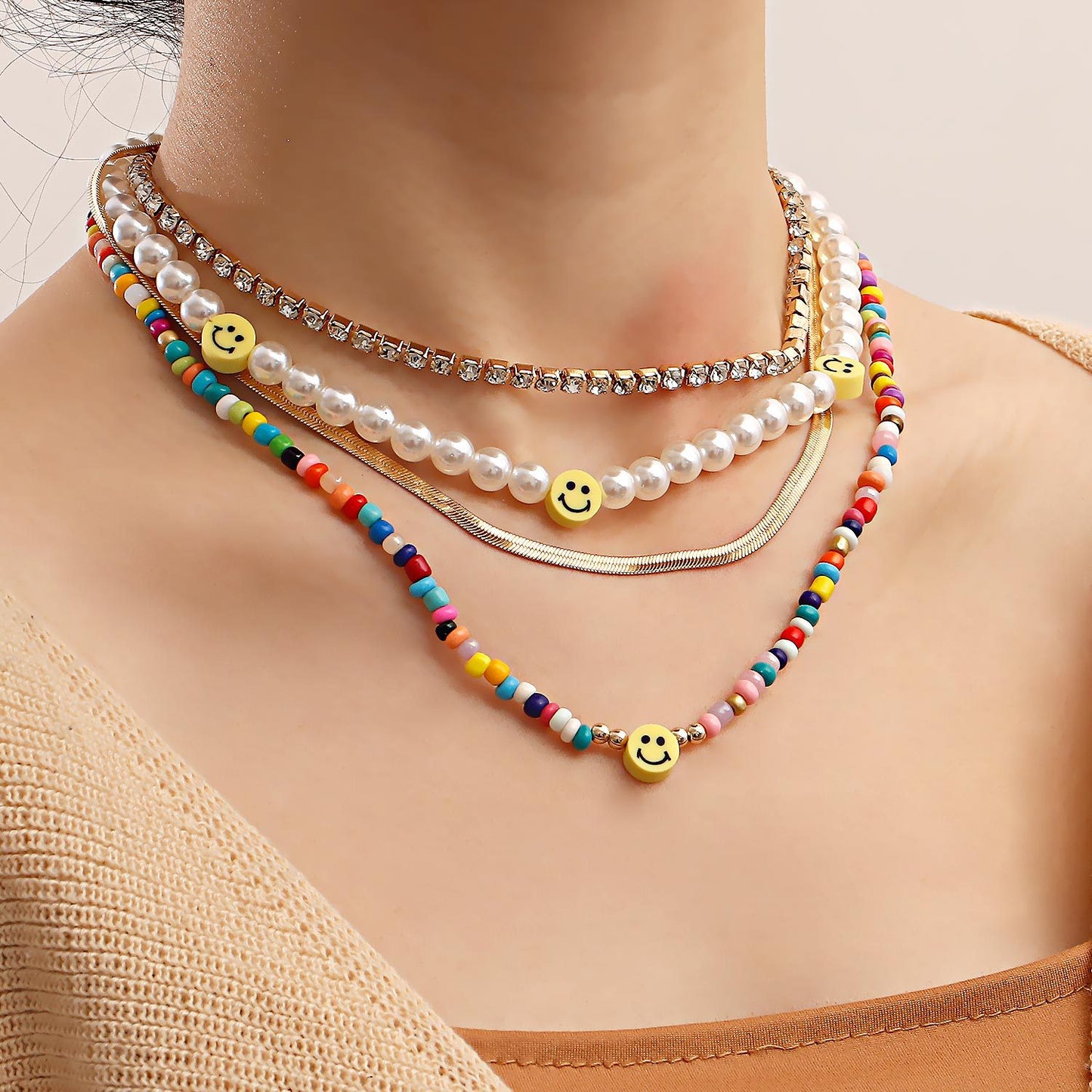 Minimalist Cold-Tone Baroque Pearl Smile Pendant Necklace for Women Alloy Chain with Rhinestone Inlay and Plated Finish