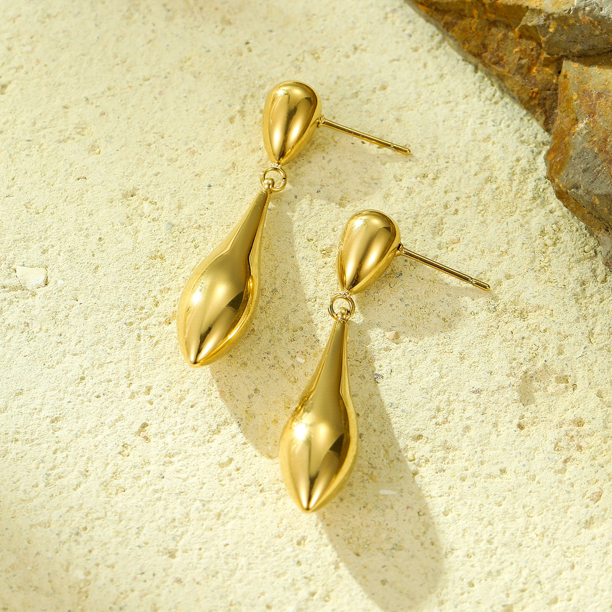 Fashionable Irregular Teardrop-Shaped Stainless Steel Earrings with 18K Gold Plating for Women