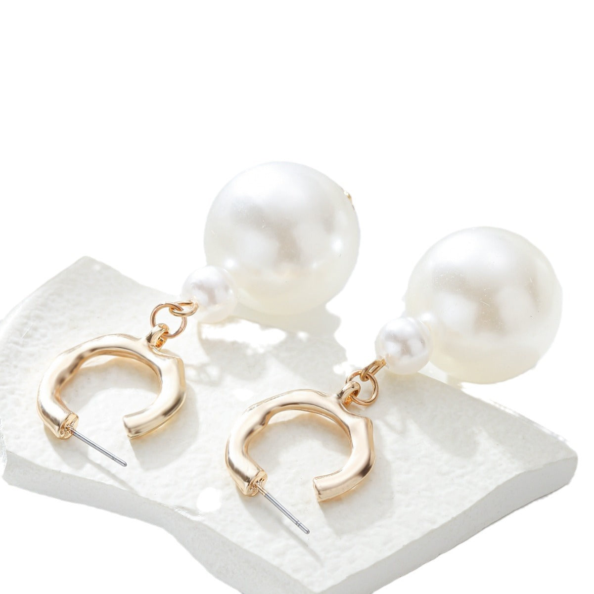 Elegant Geometric Pearl Stud Earrings in Copper with Vintage Style for Women