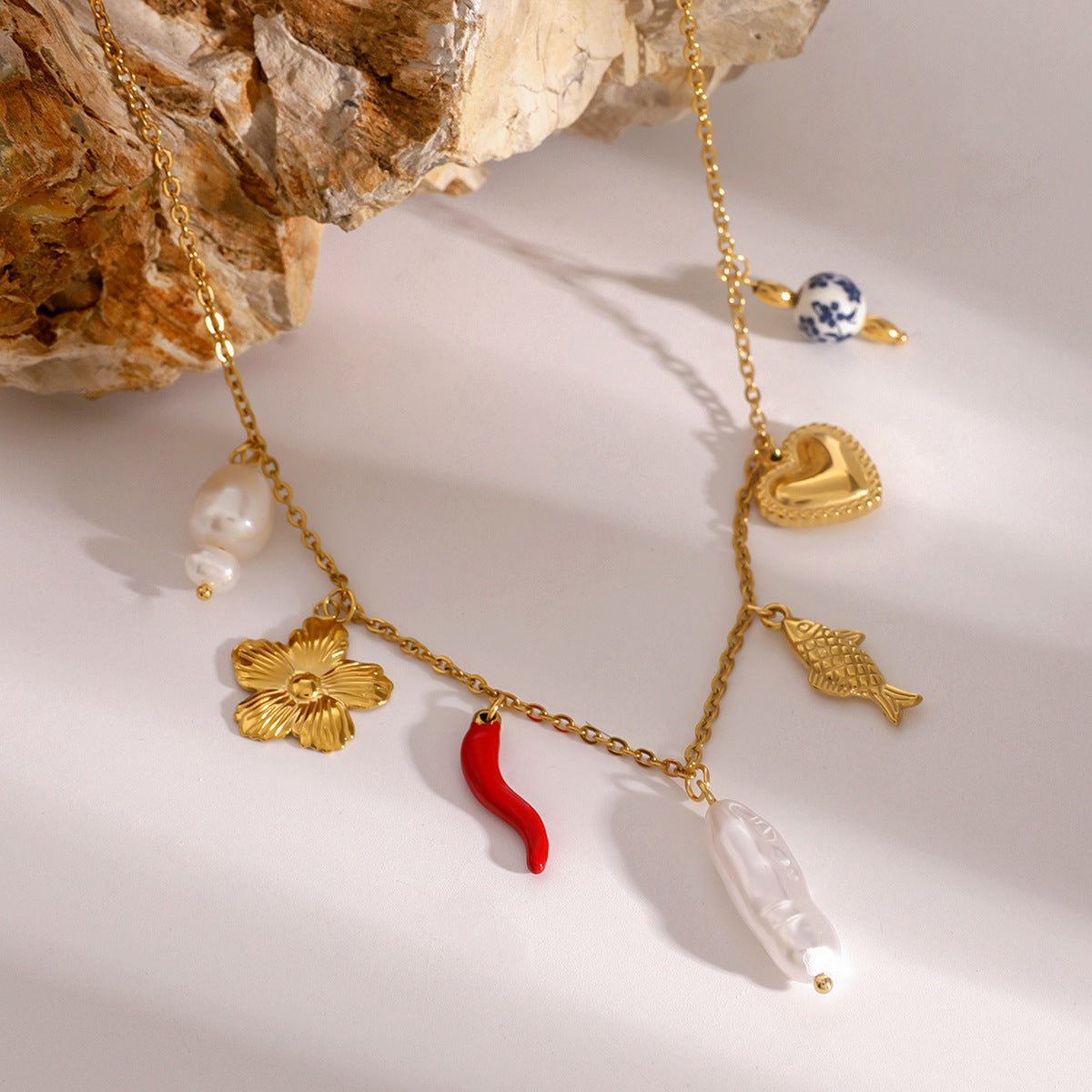 Collar con Colgante de Corazón de Acero Inoxidable Creativo con Dije de Acero de Titanio y Acabado Galvanizado para Mujer