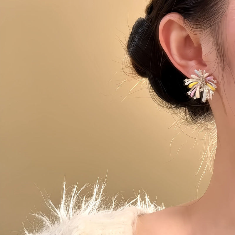 Orecchini a perno a fuoco floreali minimalisti in zircone da donna con finitura smaltata e perni in acciaio inossidabile