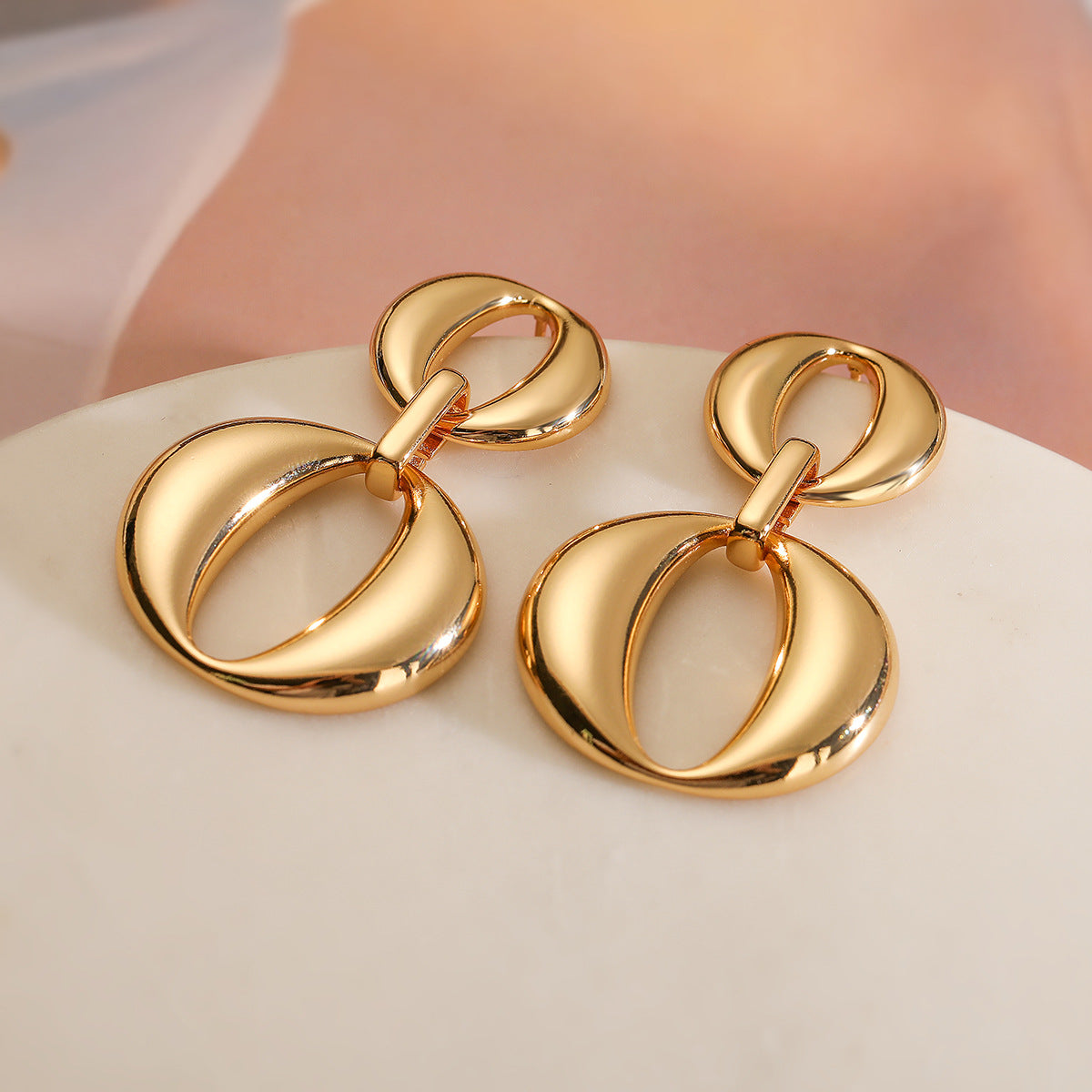 Minimalist Geometric Copper Earrings with 18K Gold Plating for Women — Lightweight Luxury Fashion Ear Jewelry