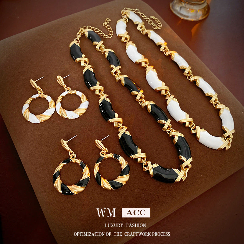 Set collana e orecchini geometrici da donna in stile vintage in lega con finitura smaltata