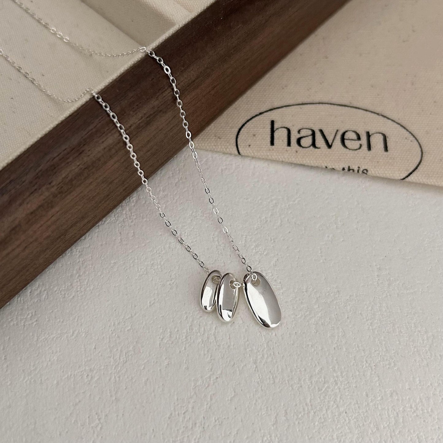 Minimalist Oval Pendant Necklace in 925 Sterling Silver with Electroplated Finish, Tulip-Inspired Geometric Design