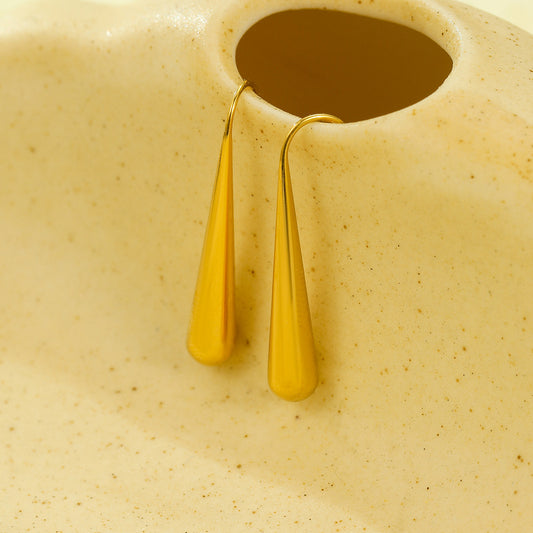 Pendientes de Acero de Titanio Minimalistas de Moda con Forma de Gota para Mujer con Acabado Chapado y Diseño Elegante y Versátil