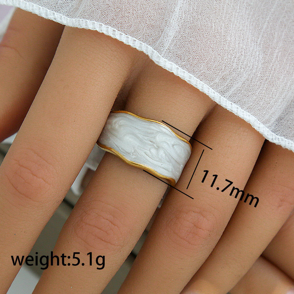 Anello vintage geometrico rotondo in acciaio al titanio con intarsio in smalto e placcatura in oro per donna