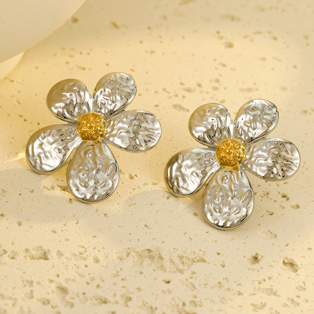 Orecchini da Donna a Cinque Petali Floreali alla Moda in Acciaio Inossidabile con Placcatura in Oro 18K