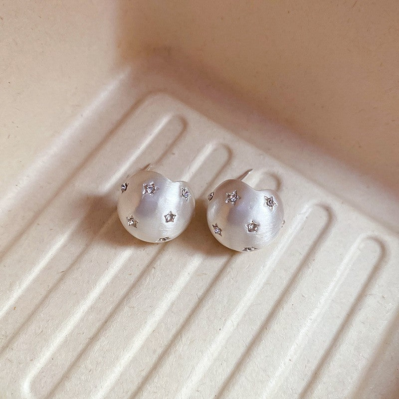 Pendientes de metal geométricos minimalistas con incrustaciones de diamantes de imitación y acabado cepillado para mujer