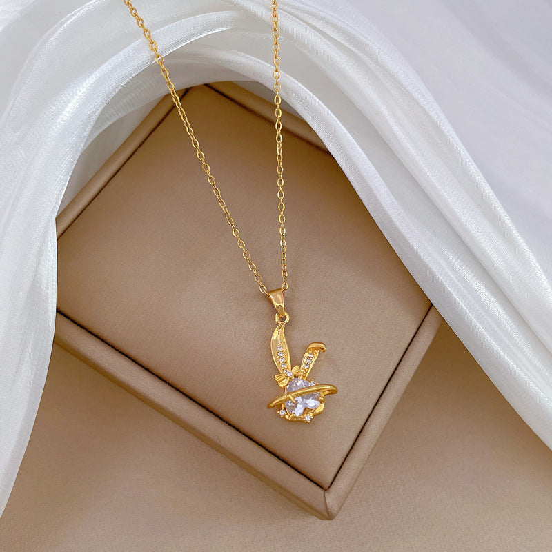 Elegante collar de acero inoxidable con diseño de conejo e incrustaciones de diamantes de imitación para mujer y hombre, colgante geométrico minimalista en cadena de acero de titanio