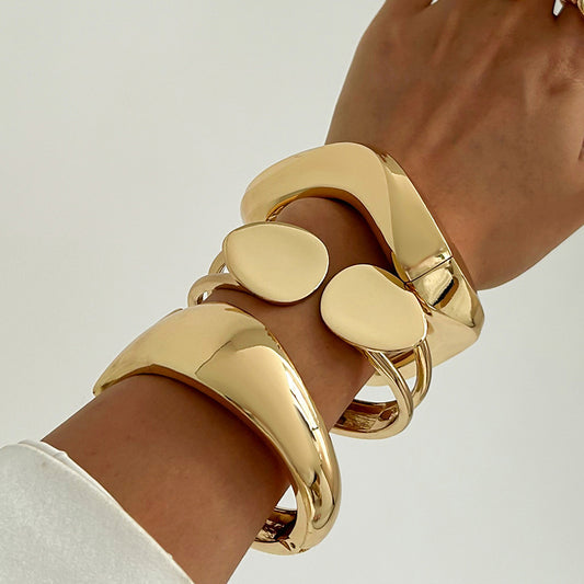 Irregular Wavy Round Zinc Alloy Plated Bracelet Set