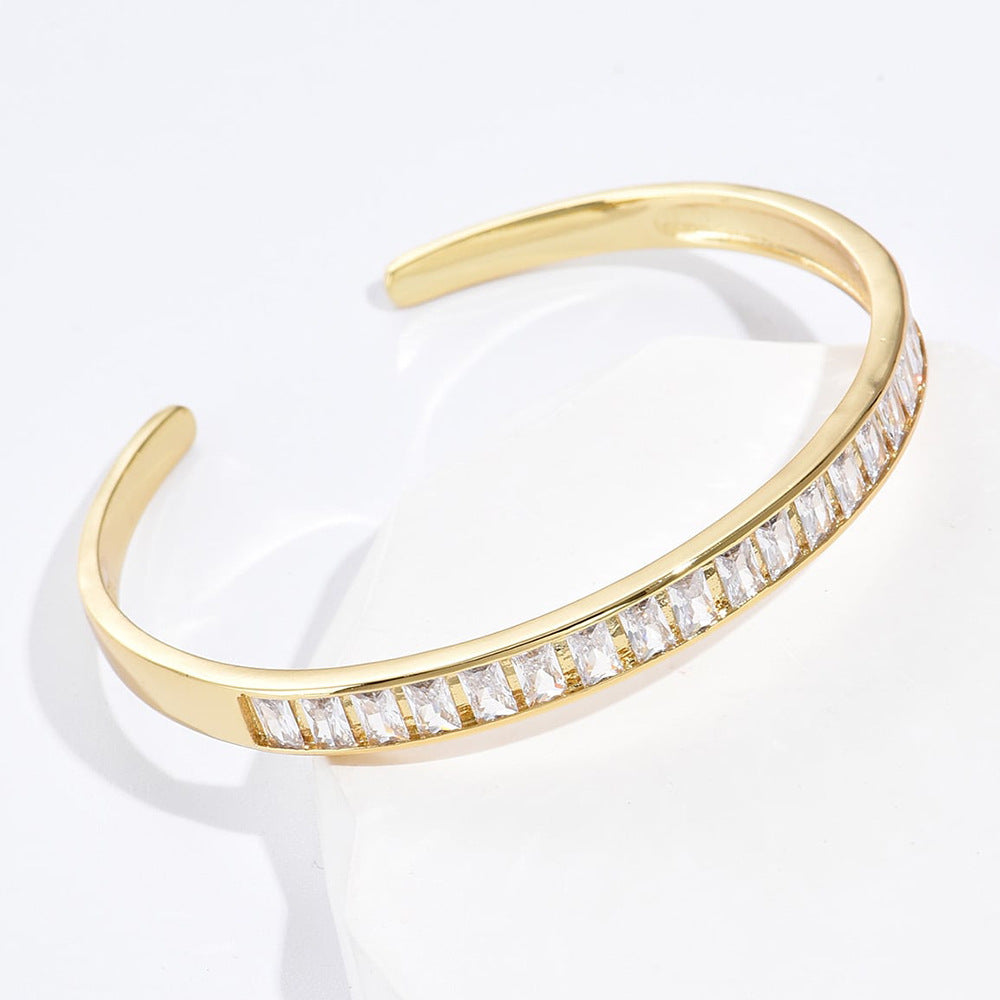 Bracciale minimalista in rame con placcatura in oro 18 carati e intarsio di zirconi per donna